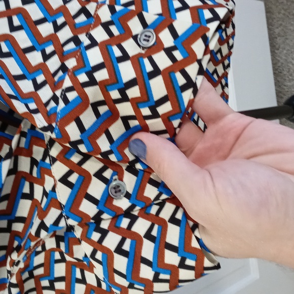 💙T Tahari💙 - Geometric Top - Picture 8 of 16